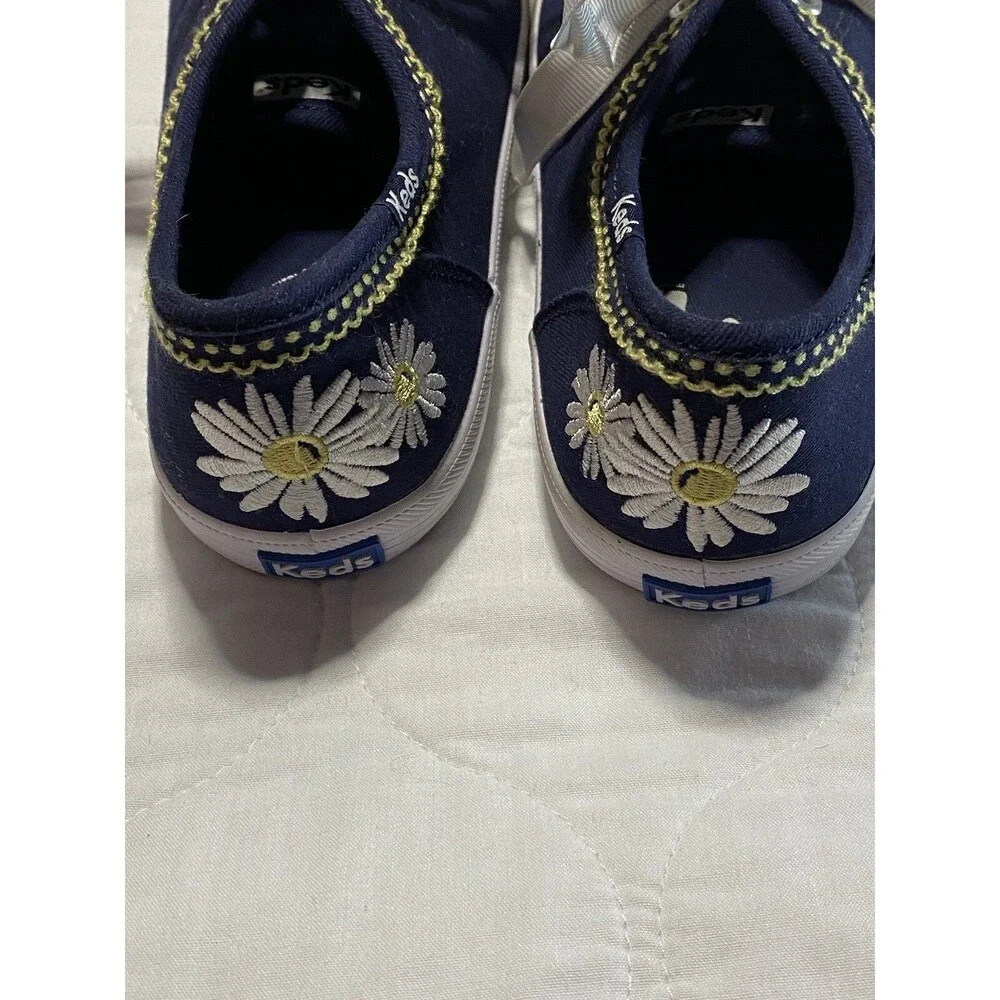 Keds Tennis shoes Women’s Girls Embroidered Daisies Kickstart sz 5.5 EUC